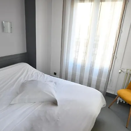 Отель Le Pasteur Брест